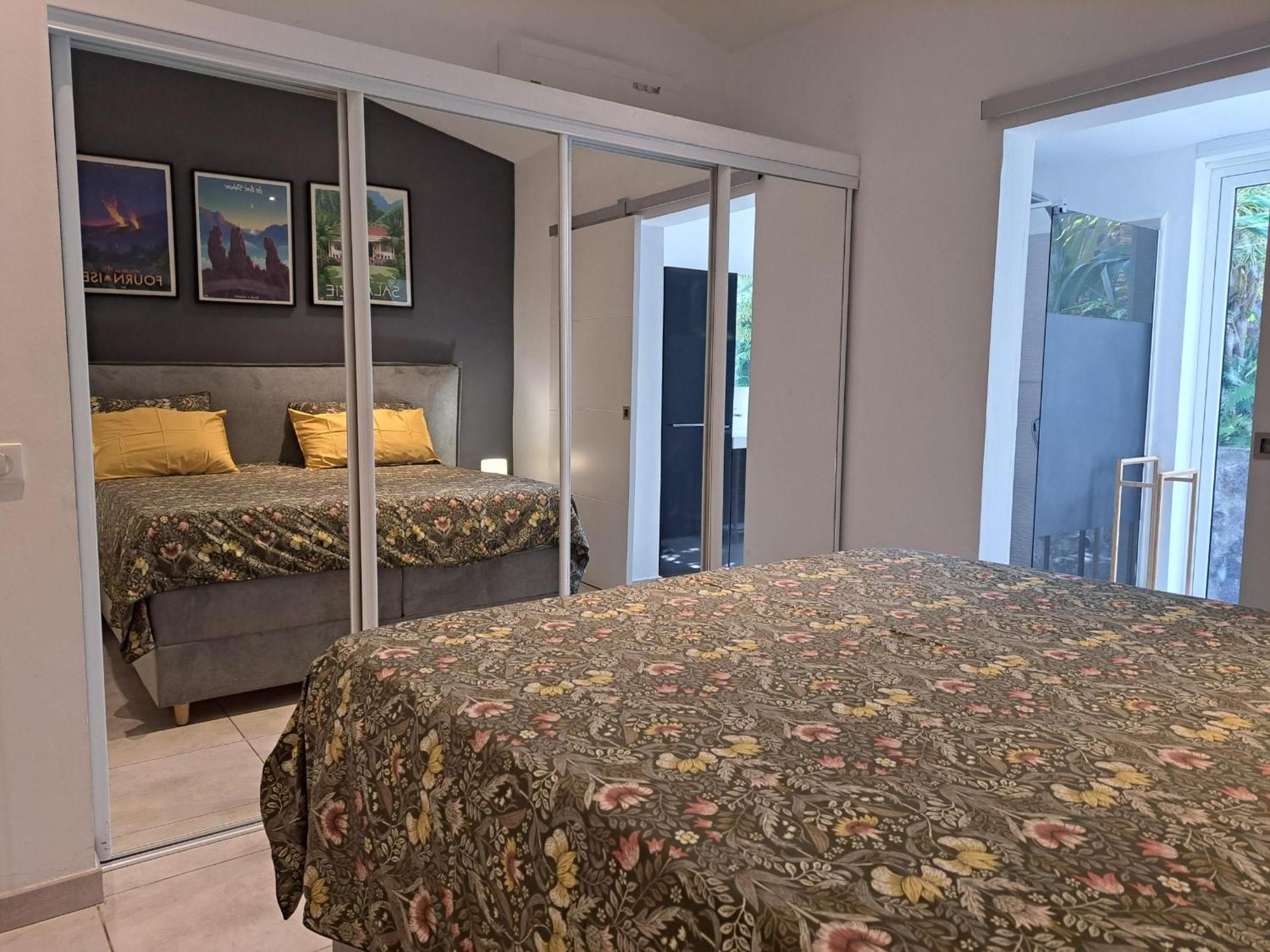 Villa Tropicale - Meuble De Tourisme 4 Etoiles Saint-Gilles-les Bains Bagian luar foto